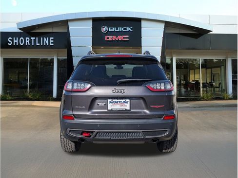 Used 2019 Jeep Cherokee Trailhawk w/ Cold Weather Group AWD/4WD image 4
