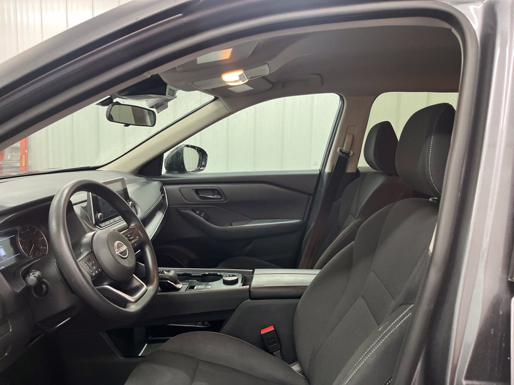 Used 2024 Nissan Rogue S AWD/4WD image 18