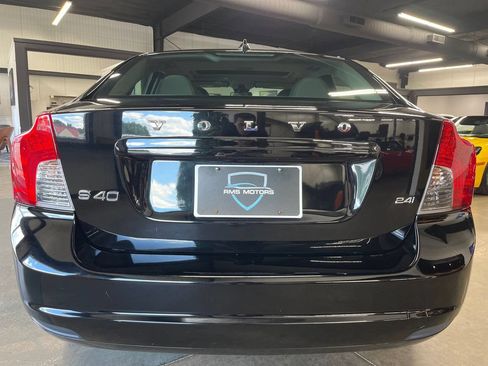 Used 2010 Volvo S40 2.4i FWD image 10