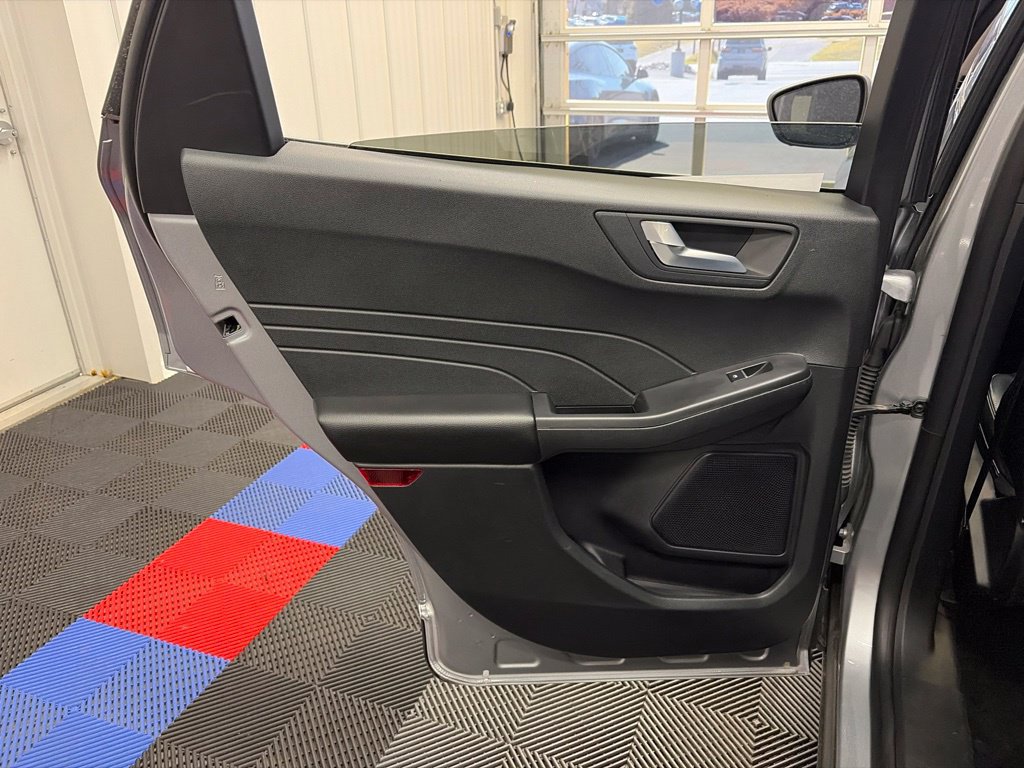 Used 2023 Ford Escape Platinum AWD/4WD image 12