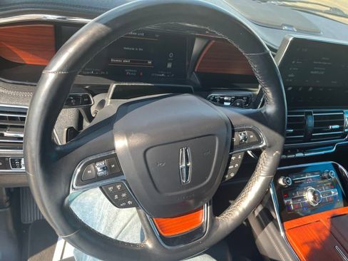 Used 2023 Lincoln Navigator Reserve image 11