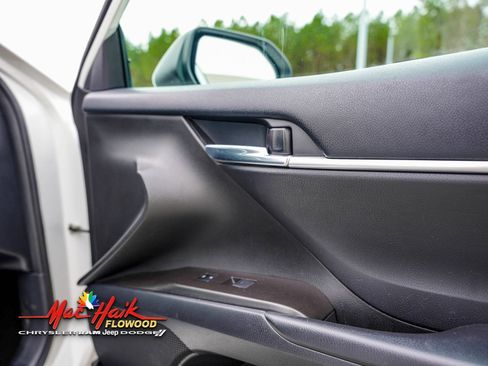 Used 2023 Toyota Camry SE image 10