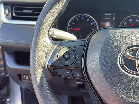 Used 2021 Toyota RAV4 LE FWD image 22