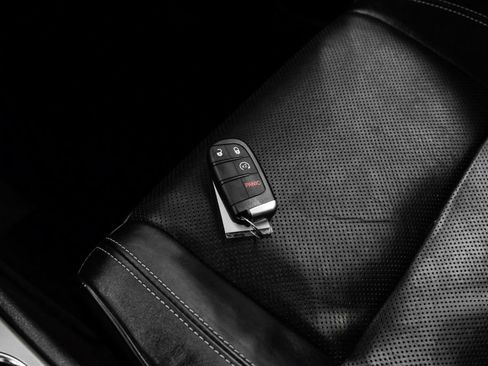 Used 2017 Jeep Grand Cherokee Overland w/ Jeep Active Safety Group RWD image 62