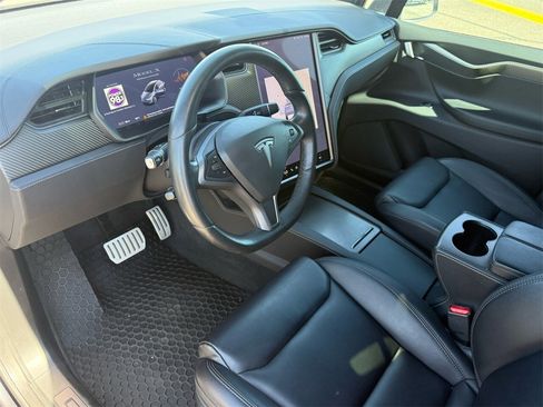 Used 2020 Tesla Model X Performance image 9