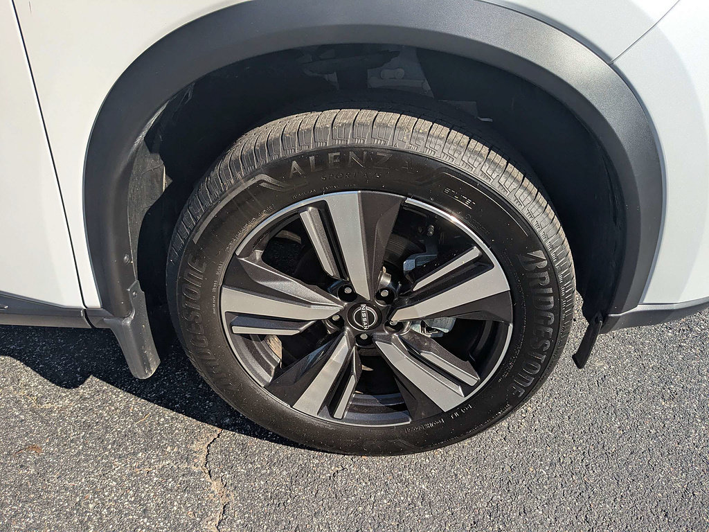Certified 2025 Nissan Rogue SL w/ SL Premium Package FWD image 12
