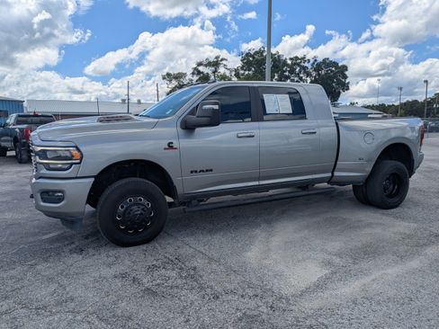 Used 2024 RAM 3500 Laramie w/ Night Edition AWD/4WD image 8