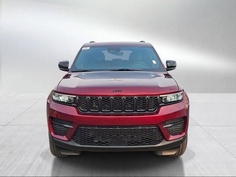 New 2025 Jeep Grand Cherokee Altitude image 6