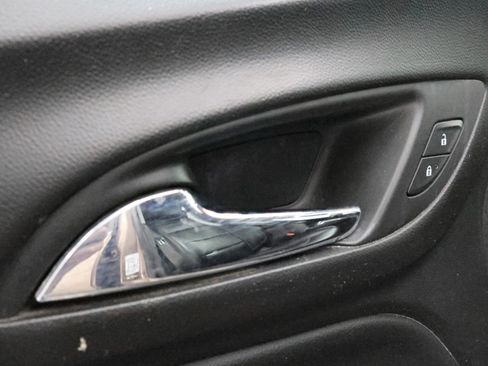 Used 2018 Chevrolet Equinox Premier image 39