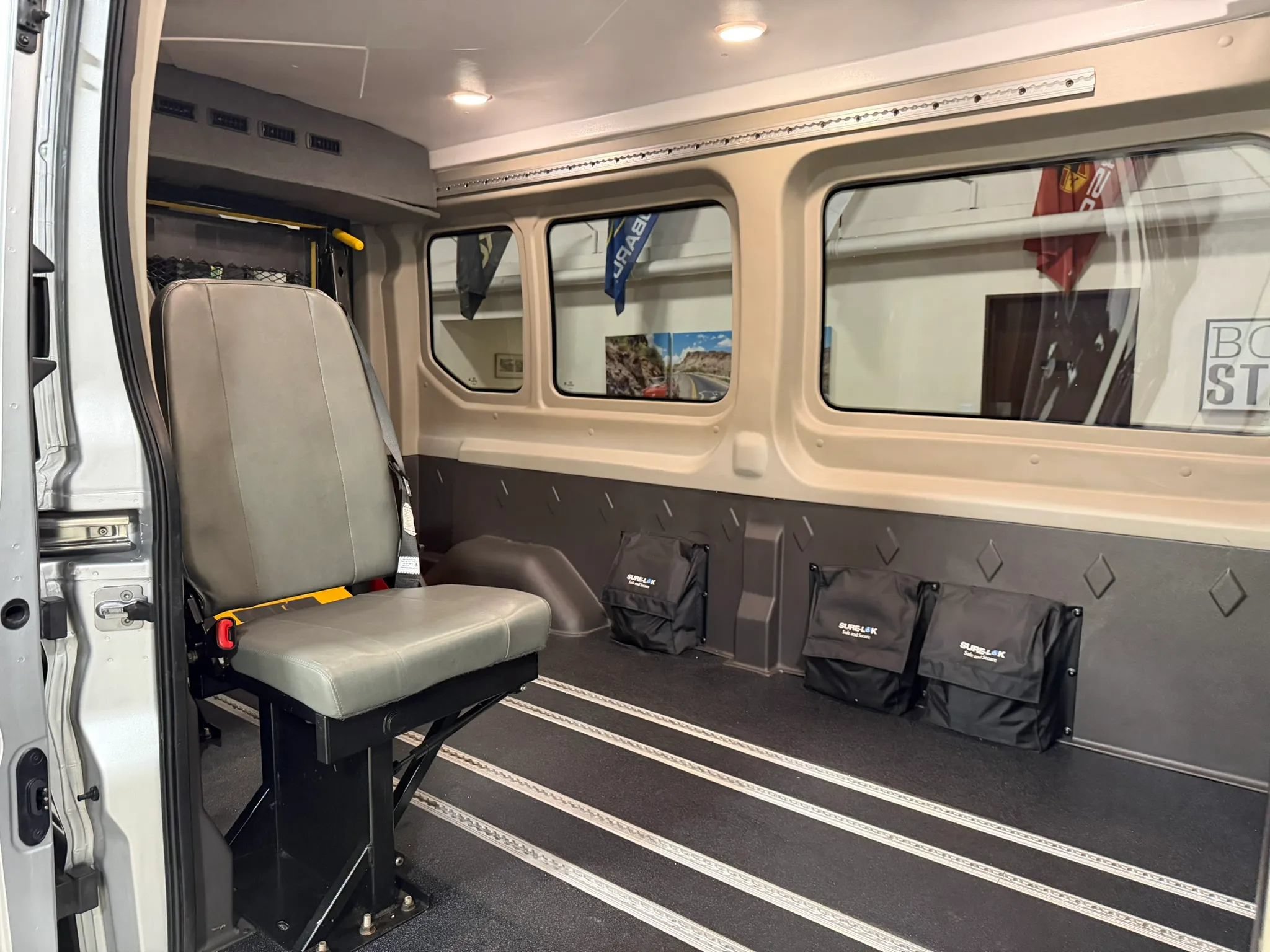 Used 2019 Ford Transit 250 148 Medium Roof RWD image 26