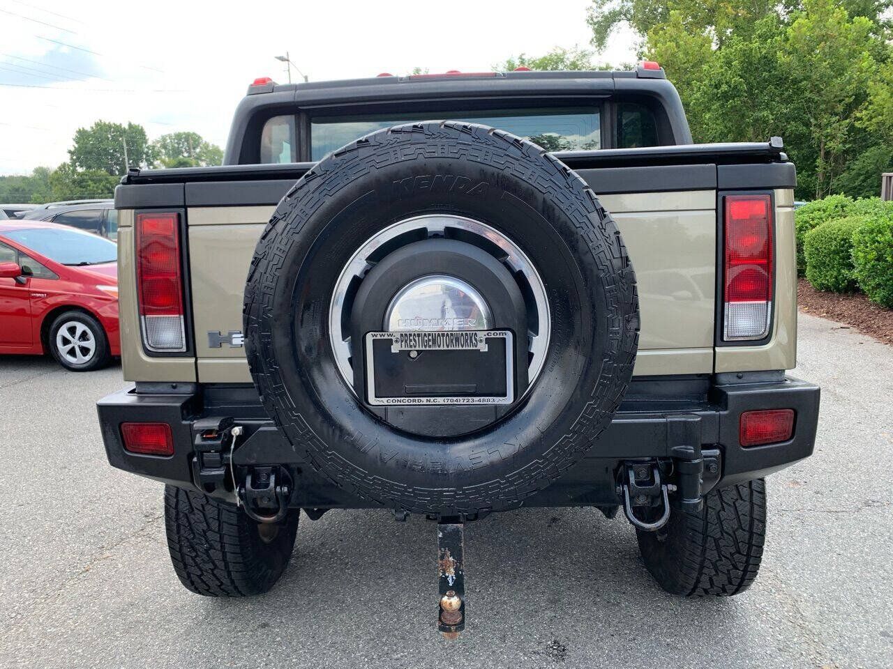 Used 2005 HUMMER H2 SUT w/ Preferred Equipment Group AWD/4WD image 5