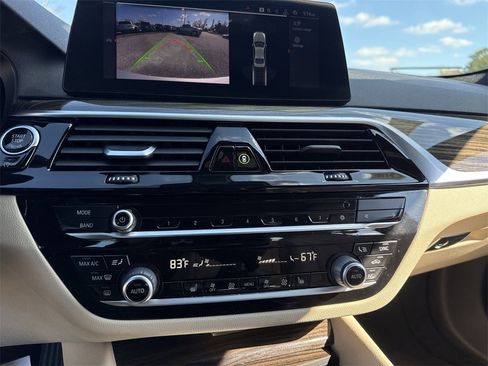 Used 2020 BMW 530i w/ Convenience Package image 20