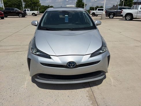 Used 2019 Toyota Prius XLE w/ Advanced Technology Package FWD image 2