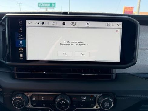 Used 2025 Jeep Wrangler Unlimited Sahara w/ Safety Group AWD/4WD image 25