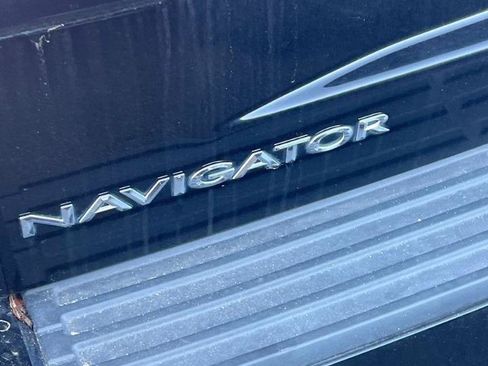 Used 2017 Lincoln Navigator Select AWD/4WD image 11