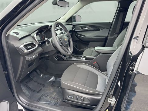 Used 2023 Chevrolet TrailBlazer LT w/ Convenience Package image 9