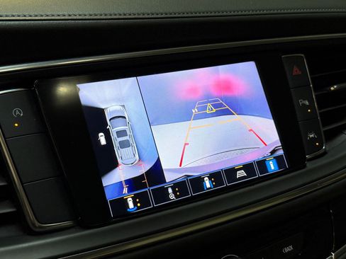 Used 2023 Buick Enclave Avenir image 30