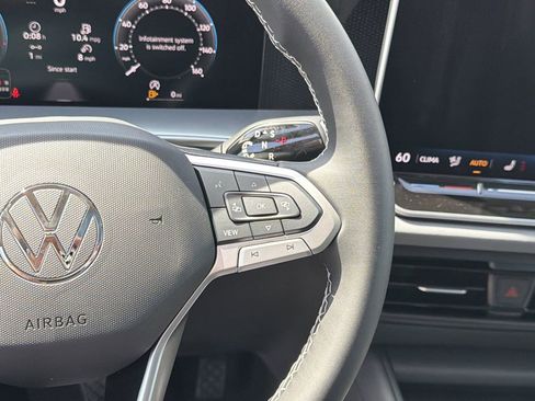 New 2026 Volkswagen Tiguan SE FWD image 26