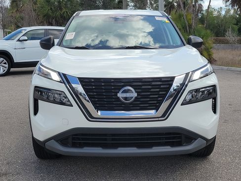 Used 2022 Nissan Rogue S image 2