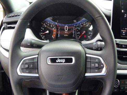 Certified 2025 Jeep Compass Latitude AWD/4WD image 21