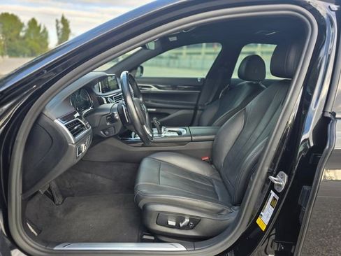 Used 2018 BMW 740i RWD image 32