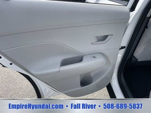 Used 2024 Hyundai Kona SEL AWD/4WD image 15