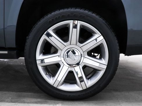 Used 2019 Cadillac Escalade ESV Premium Luxury image 9