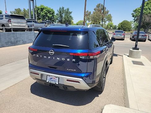 Used 2022 Nissan Pathfinder Platinum w/ Cargo Package FWD image 7