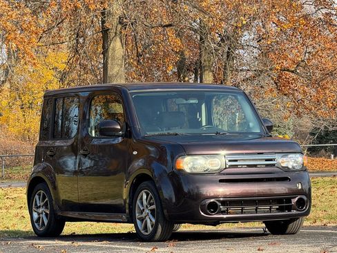 Used 2010 Nissan Cube 1.8 S Krom Edition w/ Interior Designer Pkg FWD image 3