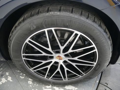 New 2026 Porsche Cayenne Coupe AWD/4WD image 16