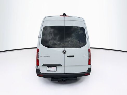 Used 2024 Mercedes-Benz Sprinter 2500 image 7