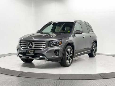 Used 2026 Mercedes-Benz GLB 250 4MATIC image 3