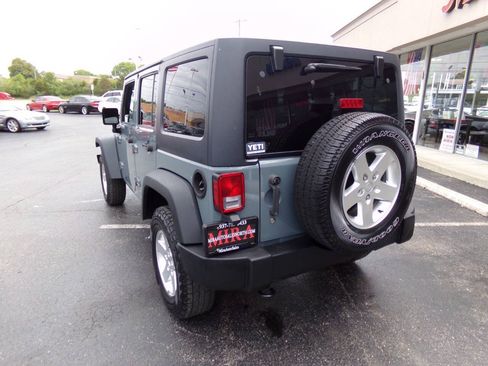 Used 2015 Jeep Wrangler Unlimited Sport w/ Quick Order Package 24S AWD/4WD image 3