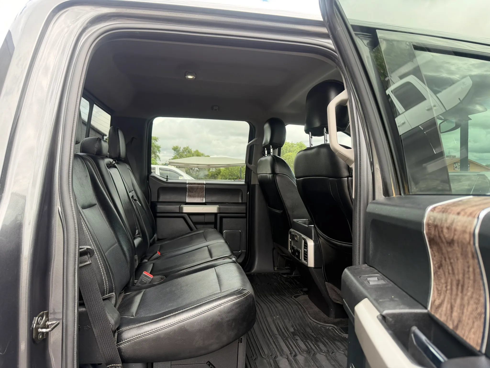 Used 2018 Ford F350 Lariat AWD/4WD image 28