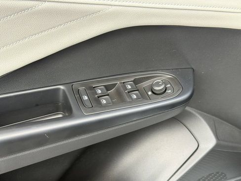 New 2026 Volkswagen Taos SEL AWD/4WD image 15