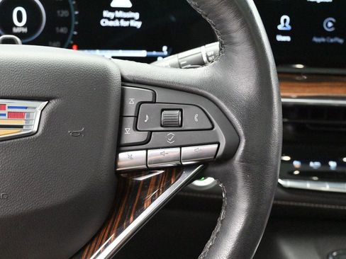 Used 2023 Cadillac Escalade Premium Luxury AWD/4WD image 17