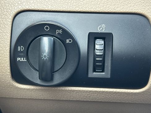 Used 2005 Ford Mustang GT Premium image 39