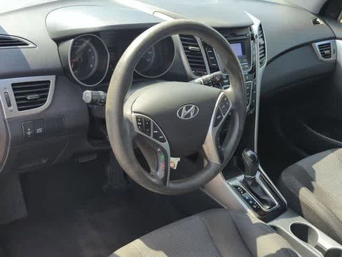 Used 2015 Hyundai Elantra GT FWD image 10