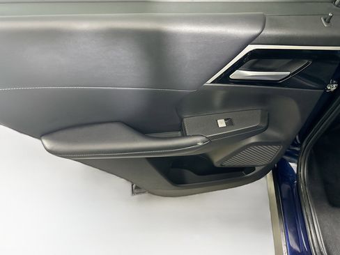 Used 2024 Mitsubishi Outlander SE image 25