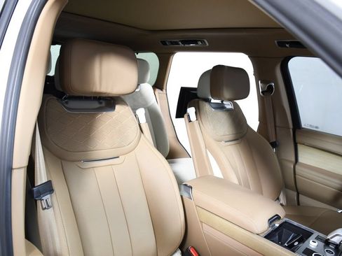 Used 2023 Land Rover Range Rover SV AWD/4WD image 19