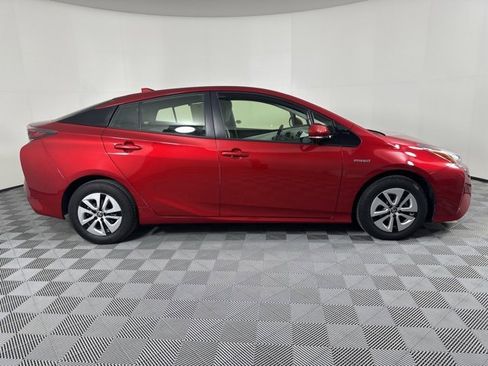Used 2016 Toyota Prius Three image 2