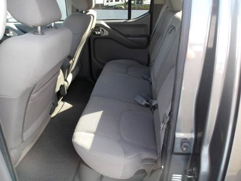 Used 2007 Nissan Frontier SE w/ Power Pkg AWD/4WD image 10