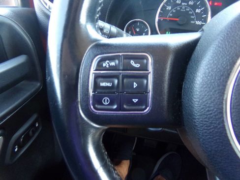 Used 2014 Jeep Wrangler Unlimited Sahara w/ Connectivity Group AWD/4WD image 70