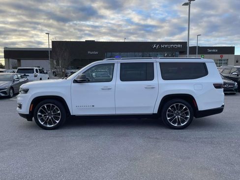 Used 2023 Jeep Wagoneer L Series III w/ Premium Group I image 25