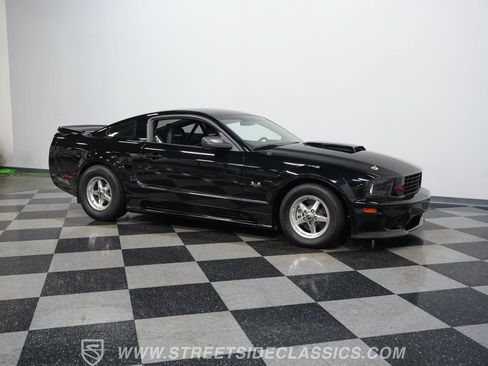 Used 2006 Ford Mustang GT RWD image 15