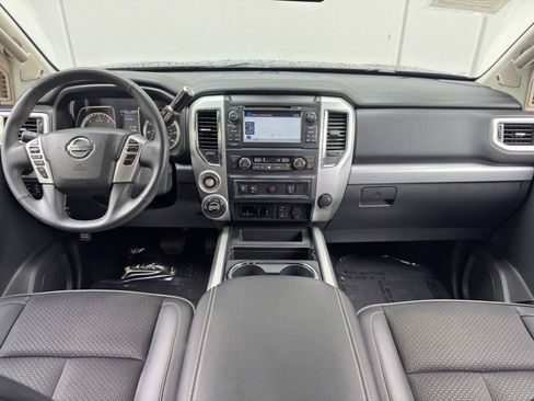 Used 2016 Nissan Titan PRO-4X image 11