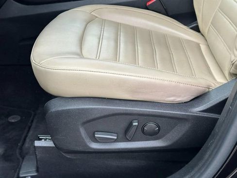 Used 2023 Ford Edge SEL image 19