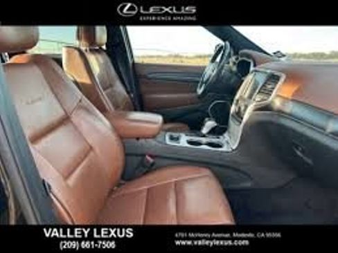Used 2018 Jeep Grand Cherokee Summit AWD/4WD image 4