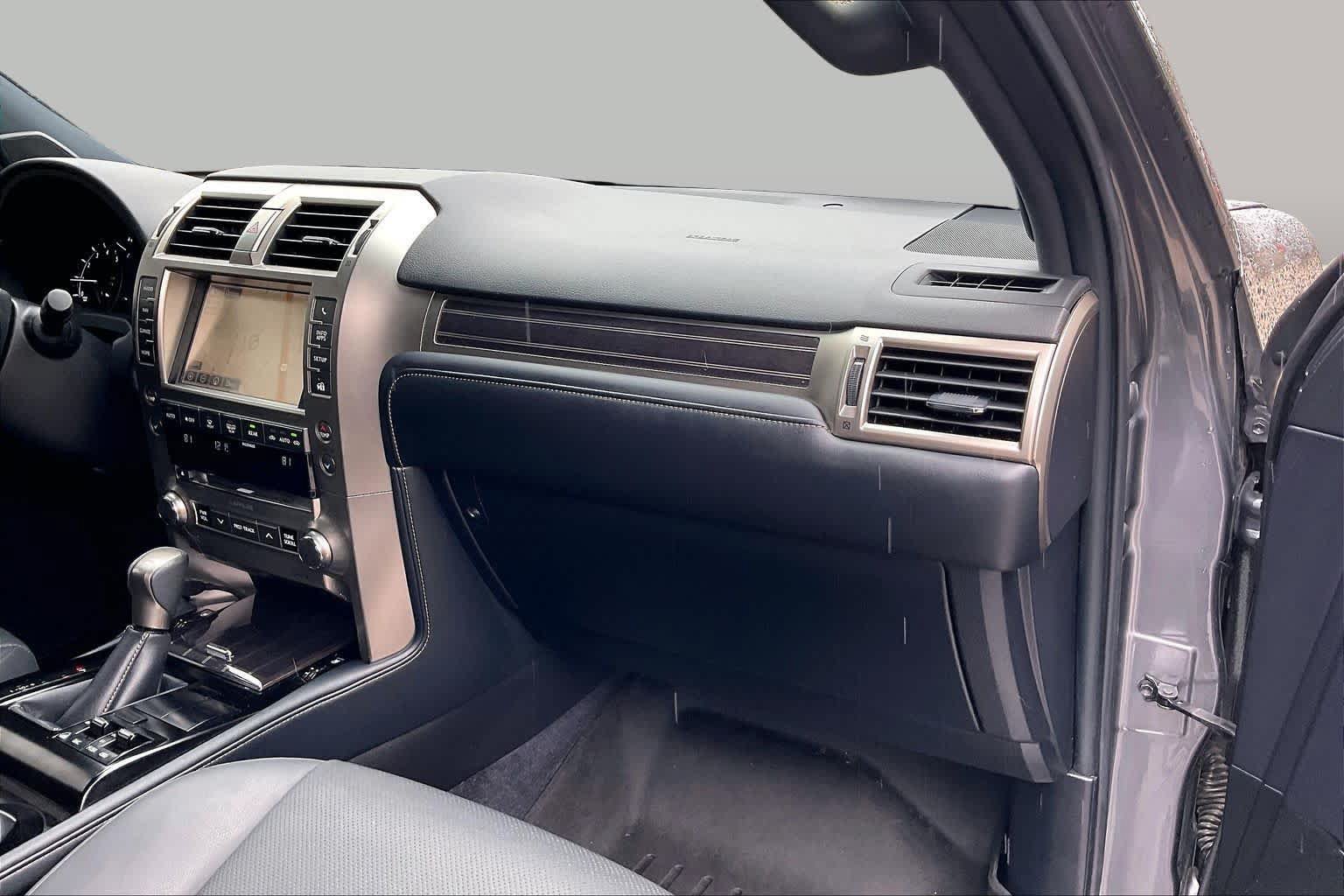 Used 2021 Lexus GX 460 Premium w/ Premium Package AWD/4WD image 18