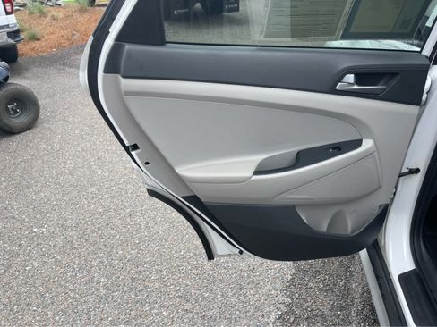 Used 2017 Hyundai Tucson Value FWD image 19